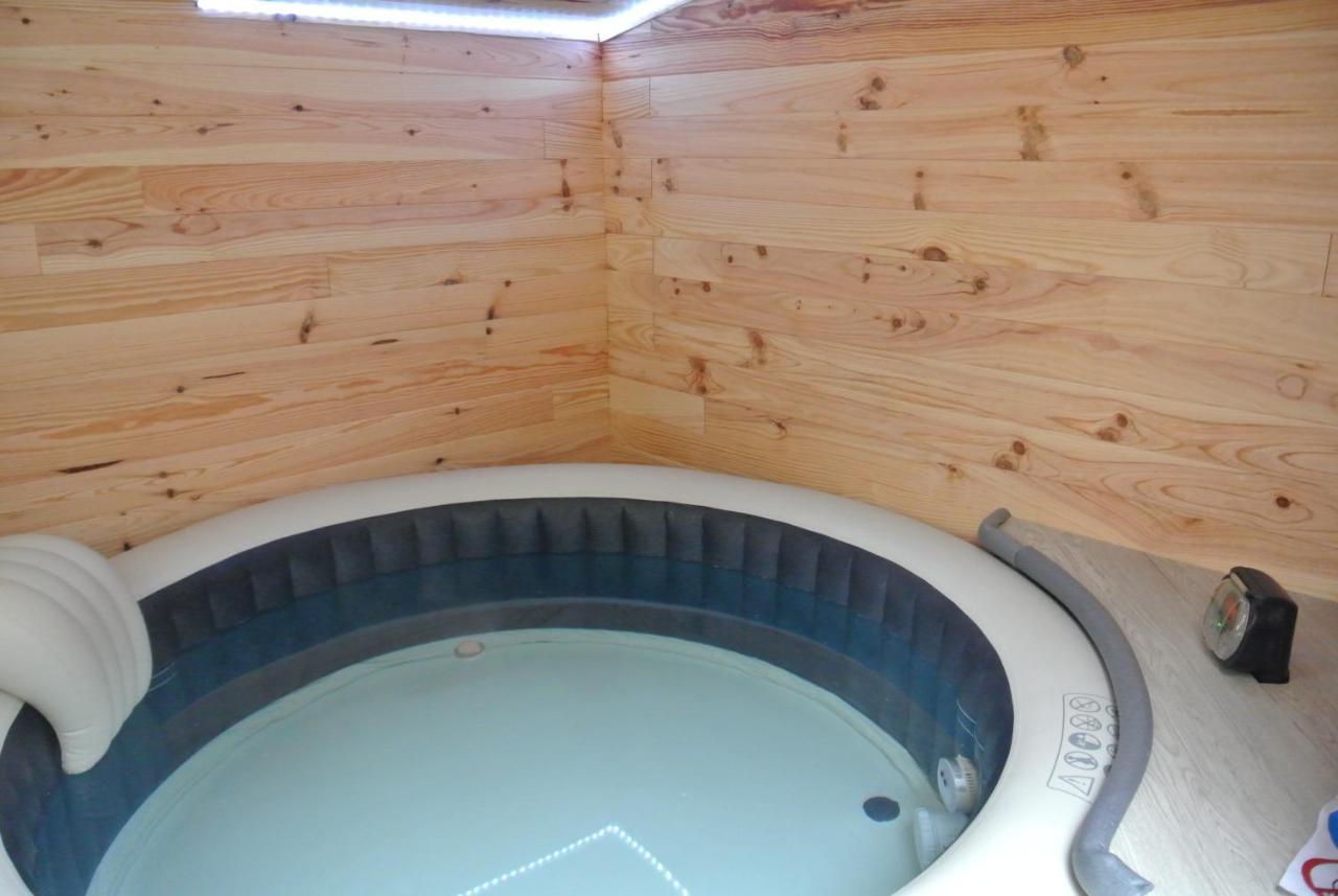Gite Du Serre De Boudre Climatise, Spa Permanent Buisson Kültér fotó